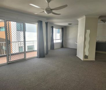 TOP FLOOR UNIT - EASY WALK TO BEACH - Photo 3