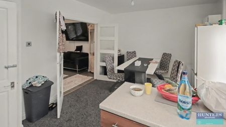 3 bedroom House To Let - Photo 4