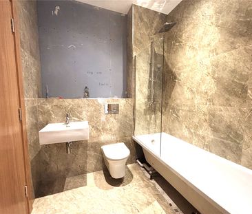 Sheila House, Fleet, Hampshire, GU51 - Photo 4