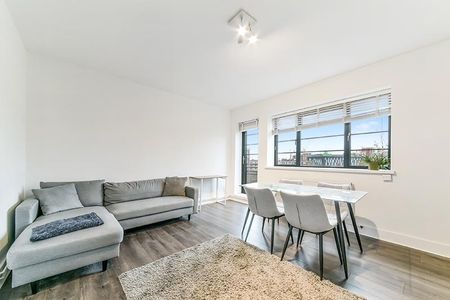 3 bedroom apartment to rent - Photo 4