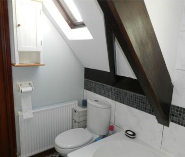 2 Bedroom Semi-Detached House - Photo 6