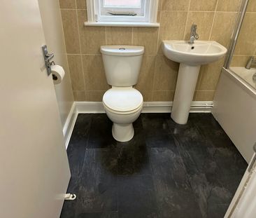 Flat to rent on - Photo 1