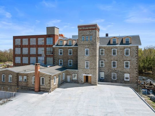 For Lease - 150 Mill Street Unit# 201, Carleton Place, Ontario - Photo 1