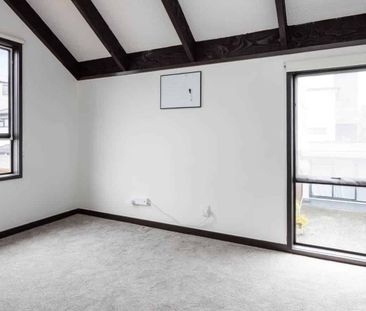 Stand-Alone Town House in New Lynn - Photo 3