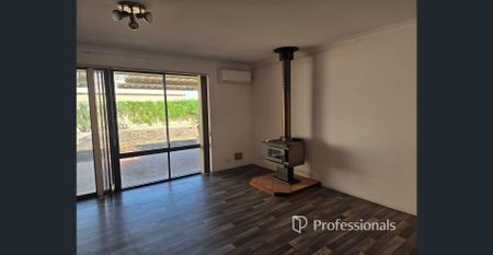 Large Family Home with Side Access & Powered Workshop - Photo 5