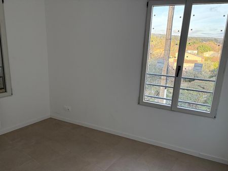 Location Appartement 3 pièces 50m² POURRIERES 83910 - Photo 5
