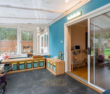 4 bedroom end of terrace house to rent - Photo 1