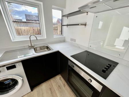 17 Hillsborough Gardens, Belfast, BT6 9DT - Photo 2