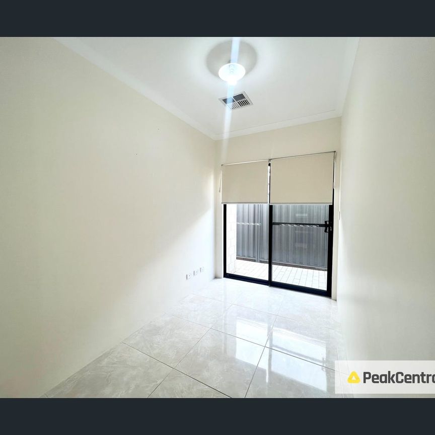 81 Sunstone Blvd, Treeby, WA 6164 - Photo 1