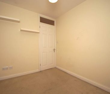 2 bed Terraced for rent - Photo 3