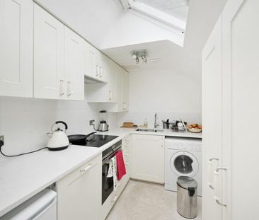 2 Bed Flat - Photo 5