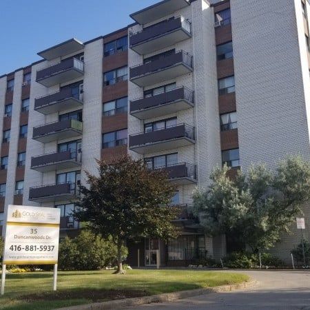 Duncanwoods Manor - Photo 3