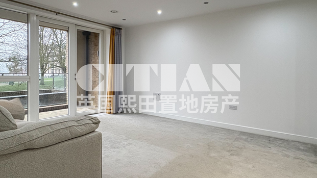 Garrison, Heights, Millbrook Park, 55 Henry Darlot Drive London, NW7 - Photo 1