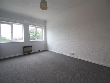 2 Bedroom Flat to Rent, North Walsham NR28 - Photo 3