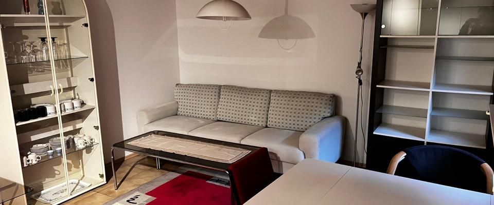 Schöne Souterrain Wohnung (möbliert) - Foto 1