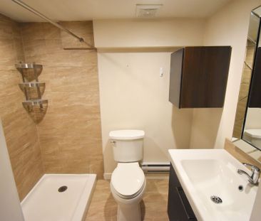 For Lease - 205 Innisfil Street Unit# B, Barrie, Ontario - Photo 3