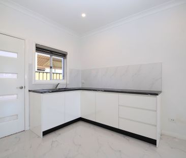 Brand New Two Bedroom Granny Flat with Water Included - Photo 3