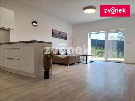 Pronájem nadstandardního bytu 3+kk se soukromou zahradou, Štípa – ul. Zimní - Photo 3
