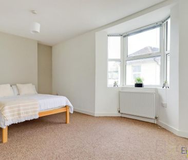 4 bedroom end of terrace house to rent - Photo 3