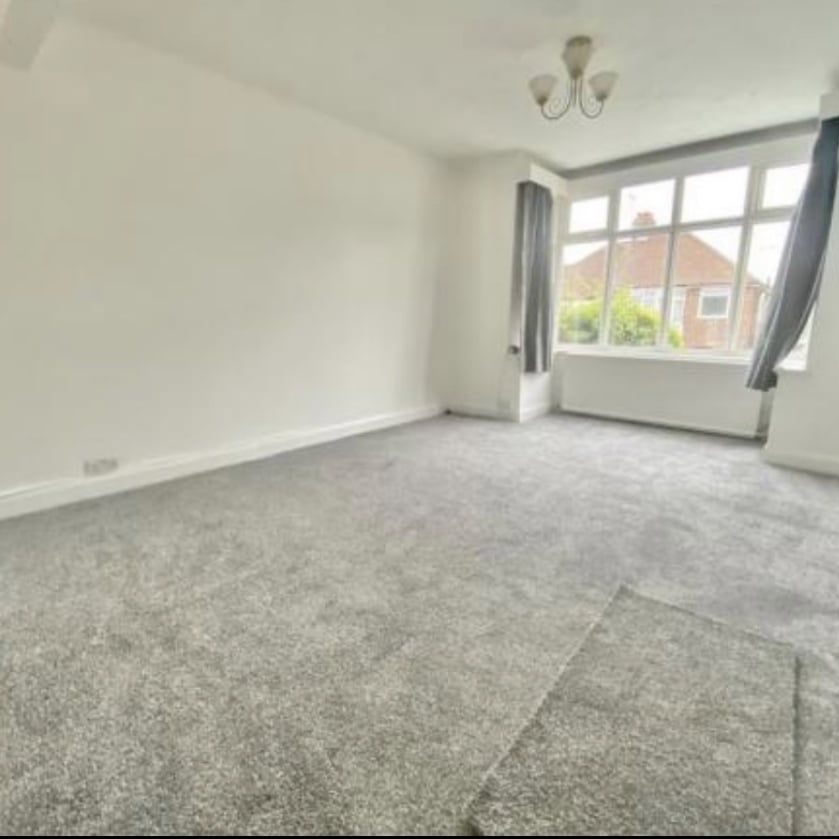 3 Bed Semi-Detached House, Milton Road, LU1 - Photo 1