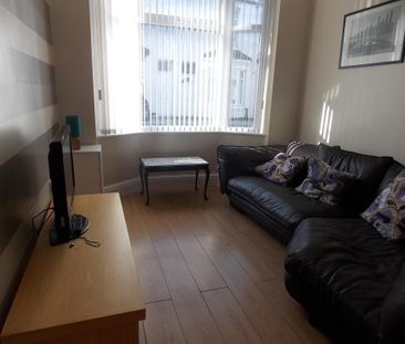 2 bedroom private hall to rent - Photo 1