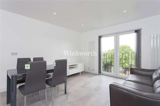 Hendon Way, London, NW2 - Photo 1