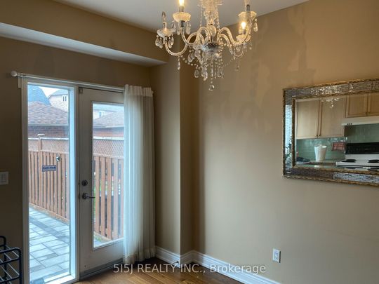 Townhouse For Lease | N8147136 - Photo 1