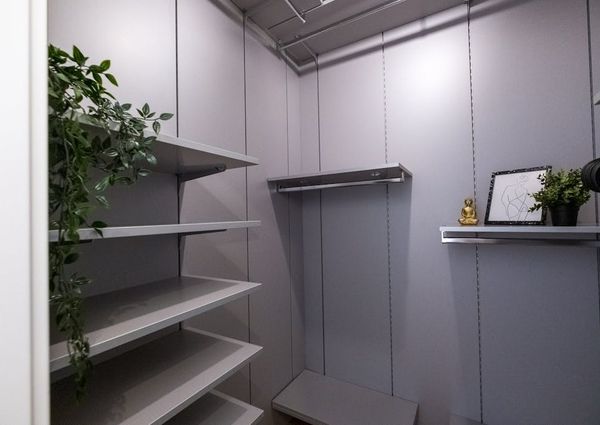 Piazza Carlo Caneva, Milan, Lombardy 20154