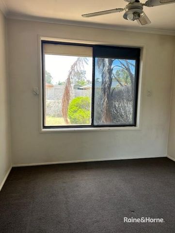 Raine & Horne are pleased to present this large 4 bedroom Family Home - Photo 3