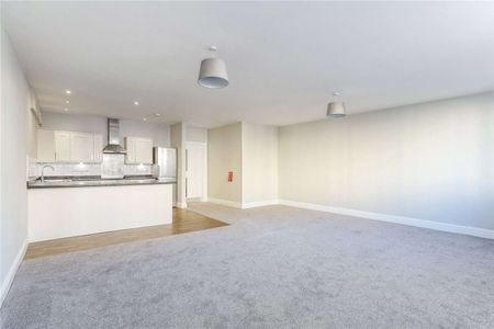 Spacious three bed flat in Bristol City Centre - Photo 4