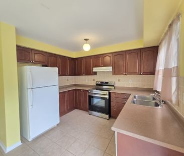 For Lease - 5054 Intrepid Drive, Mississauga, Ontario - Photo 5