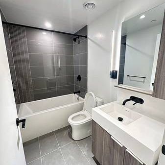 Yonge St/Eglinton Ave-Spacious New Sunny 1Bdrm 1Bath - Photo 1