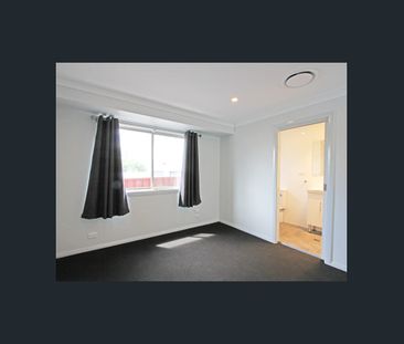 Modern Three bedroom Home - Photo 6