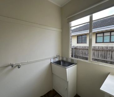 Beautifully updated and comfortable home - Photo 6