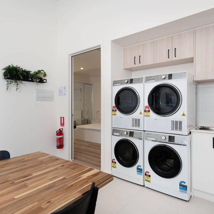 Brand New - Fully Furnished STUDIO - Ready to move into - Photo 1