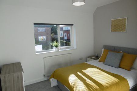 Room @ Anderson Crescent, Beeston, NG9 2PS - Photo 2