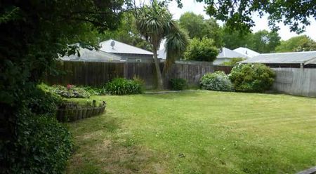 ** BACK UNIT IN CHARACTER VILLA ** - Photo 2