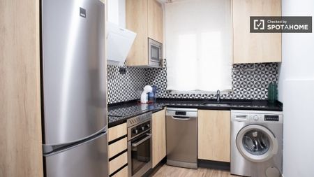 madrid, Community of Madrid 28011 - Photo 4