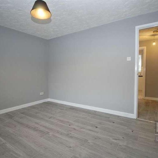 Harrier Way, London, E6 - Photo 1