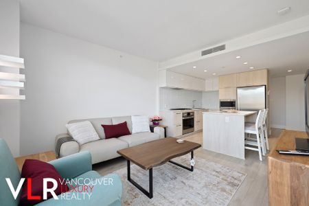 Condo in North Vancouver, BC - Photo 4