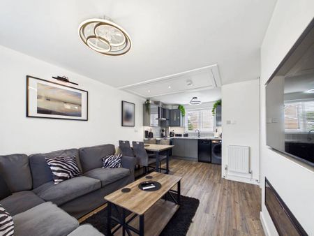 Viceroy Close, Colchester, Essex, CO2 8BQ - Photo 3