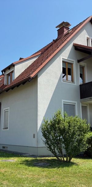 Lichtdurchflutete 3-Zimmer-Wohnung mit Balkon in Thermenregion - Photo 1