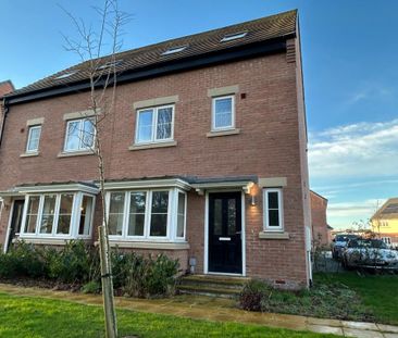 4 bedroom semi-detached house to rent - Photo 4