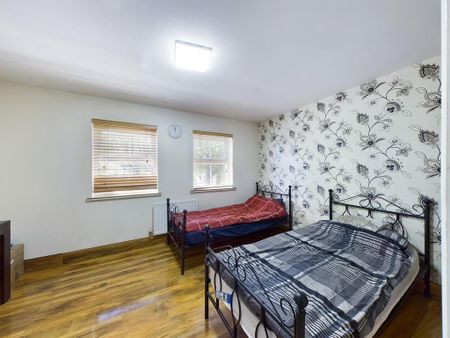 3 bedroom terraced house to rent - Photo 3