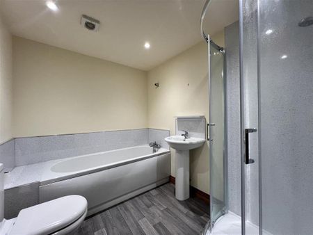 2 bedroom flat to rent - Photo 5