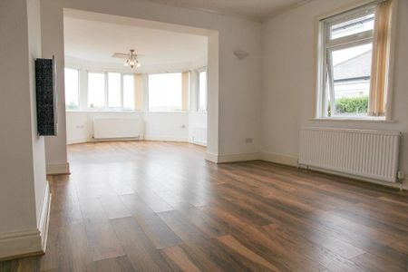 5 bedroom detached house to rent - Photo 2