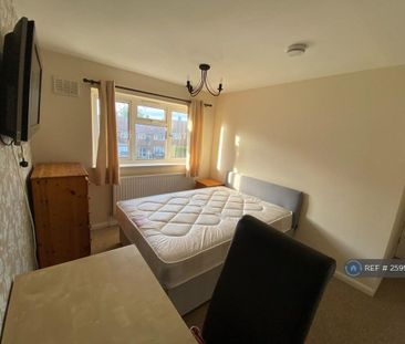 1 bedroom in a house share to rent - Photo 6
