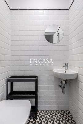 5-pokojowy lokal przy Dolince Szwajcarskiej - Zdjęcie 1