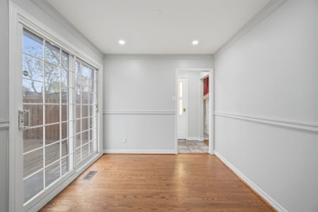 For Lease - 2 Lambton Court, Brampton, Ontario - Photo 2