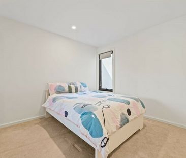 Stylish & Sophisticated Living in the Heart of Keysborough - Photo 4